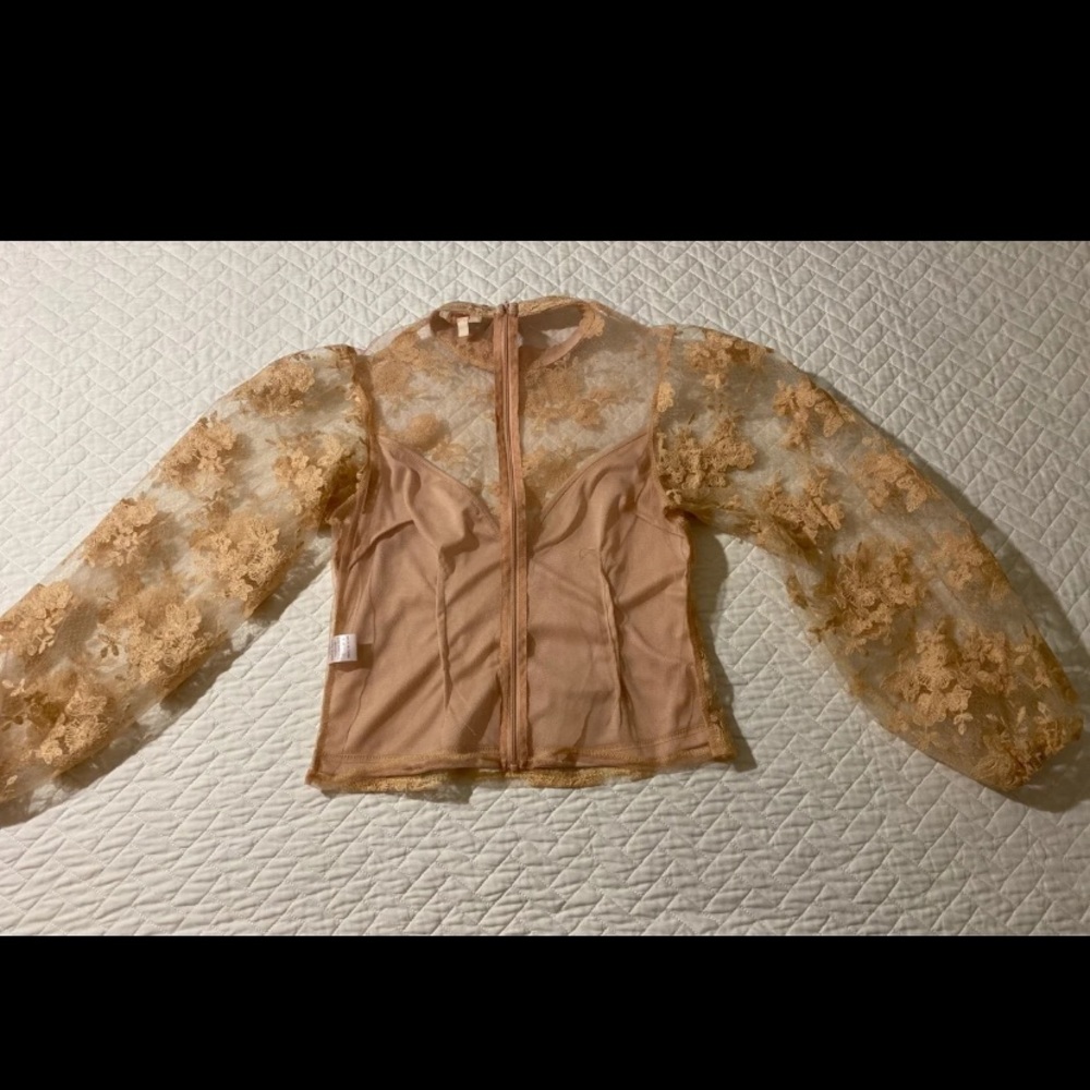 Top - Picture 4 of 6